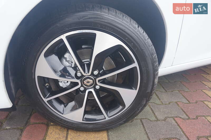 Хэтчбек Renault Zoe 2018 в Самборе