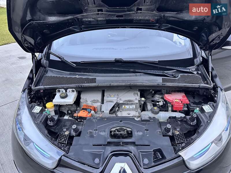 Хэтчбек Renault Zoe 2015 в Луцке