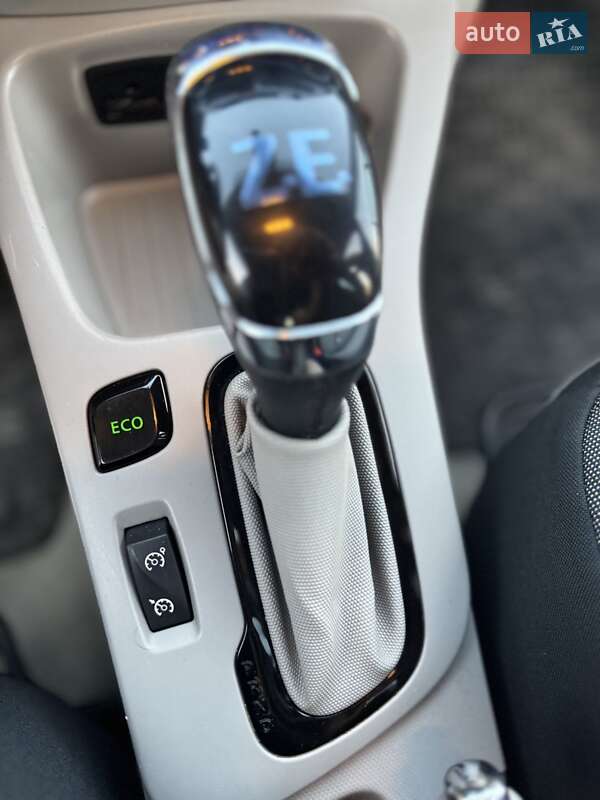 Хетчбек Renault Zoe 2015 в Новому Розділі