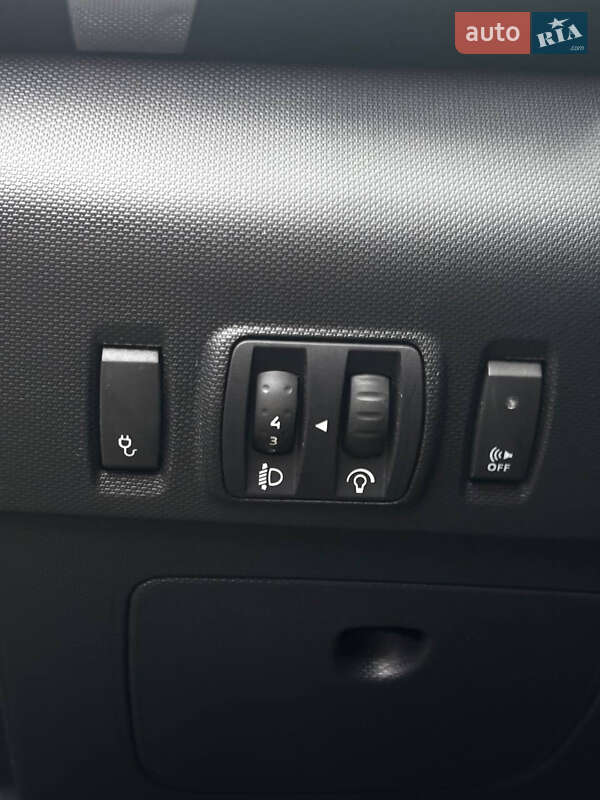 Хэтчбек Renault Zoe 2017 в Львове