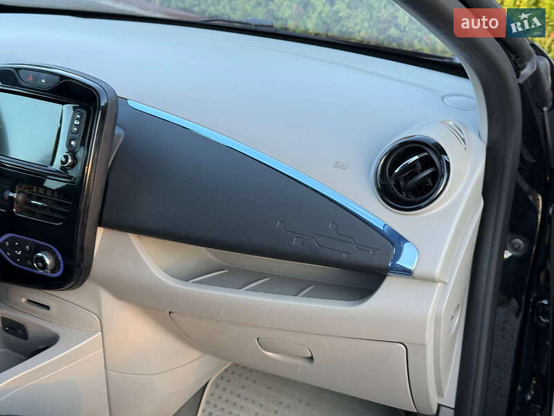 Хетчбек Renault Zoe 2014 в Стрию фото 30 Хетчбек Renault Zoe 2014 в Стрию