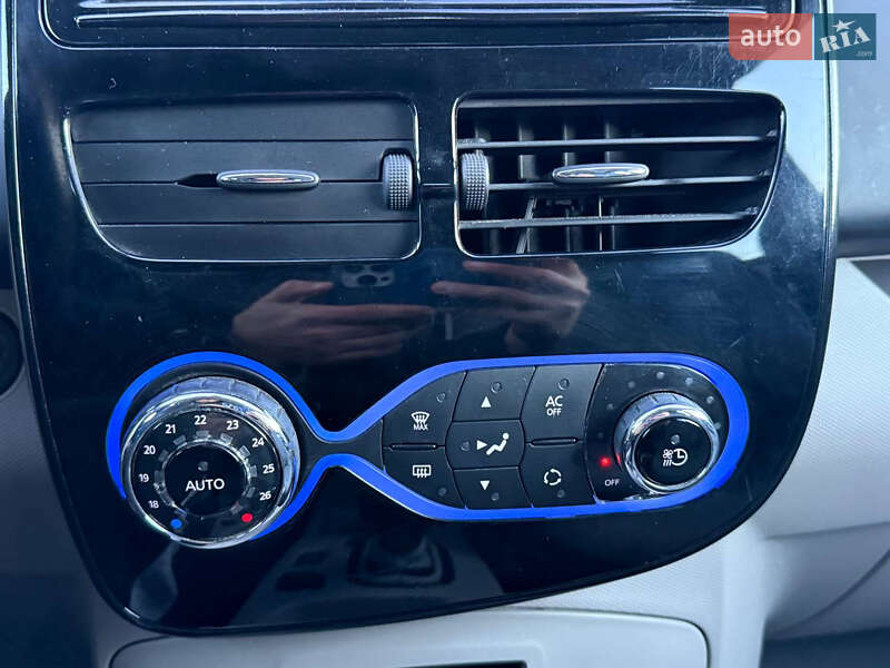 Хетчбек Renault Zoe 2014 в Стрию фото 47 Хетчбек Renault Zoe 2014 в Стрию