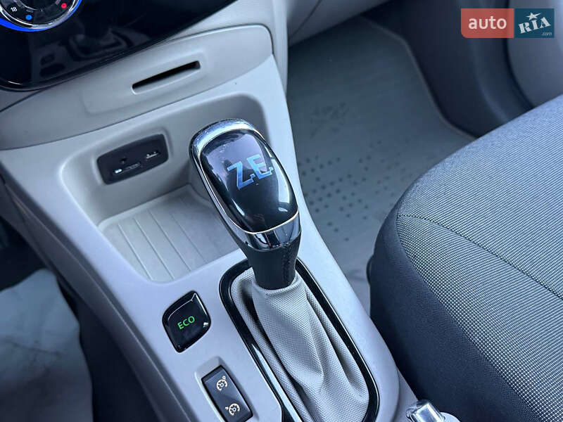 Хетчбек Renault Zoe 2014 в Стрию фото 48 Хетчбек Renault Zoe 2014 в Стрию