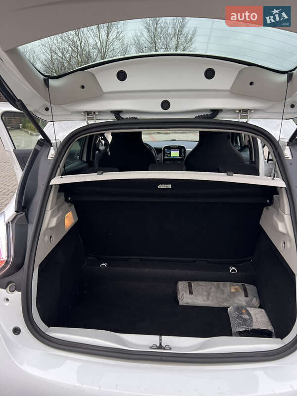 Хетчбек Renault Zoe 2017 в Золочеві