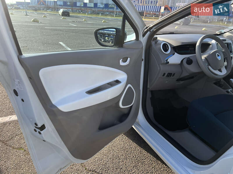 Хэтчбек Renault Zoe 2014 в Киеве фото 46 Хэтчбек Renault Zoe 2014 в Киеве
