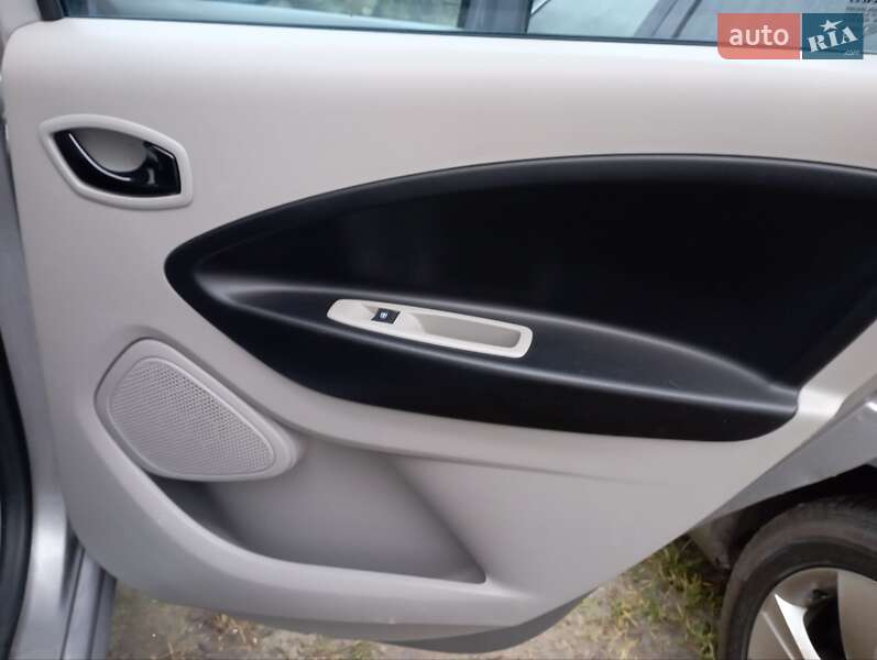 Хэтчбек Renault Zoe 2015 в Кременце фото 26 Хэтчбек Renault Zoe 2015 в Кременце