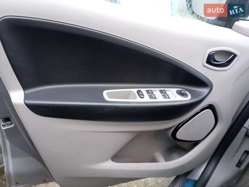 Хэтчбек Renault Zoe 2015 в Кременце фото 24 Хэтчбек Renault Zoe 2015 в Кременце