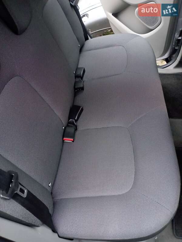 Хэтчбек Renault Zoe 2015 в Кременце фото 23 Хэтчбек Renault Zoe 2015 в Кременце