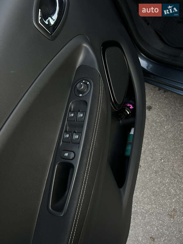 Хэтчбек Renault Zoe 2017 в Киеве