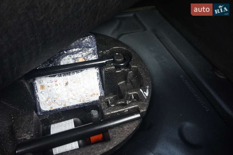 Хэтчбек Renault Zoe 2017 в Самборе фото 52 Хэтчбек Renault Zoe 2017 в Самборе