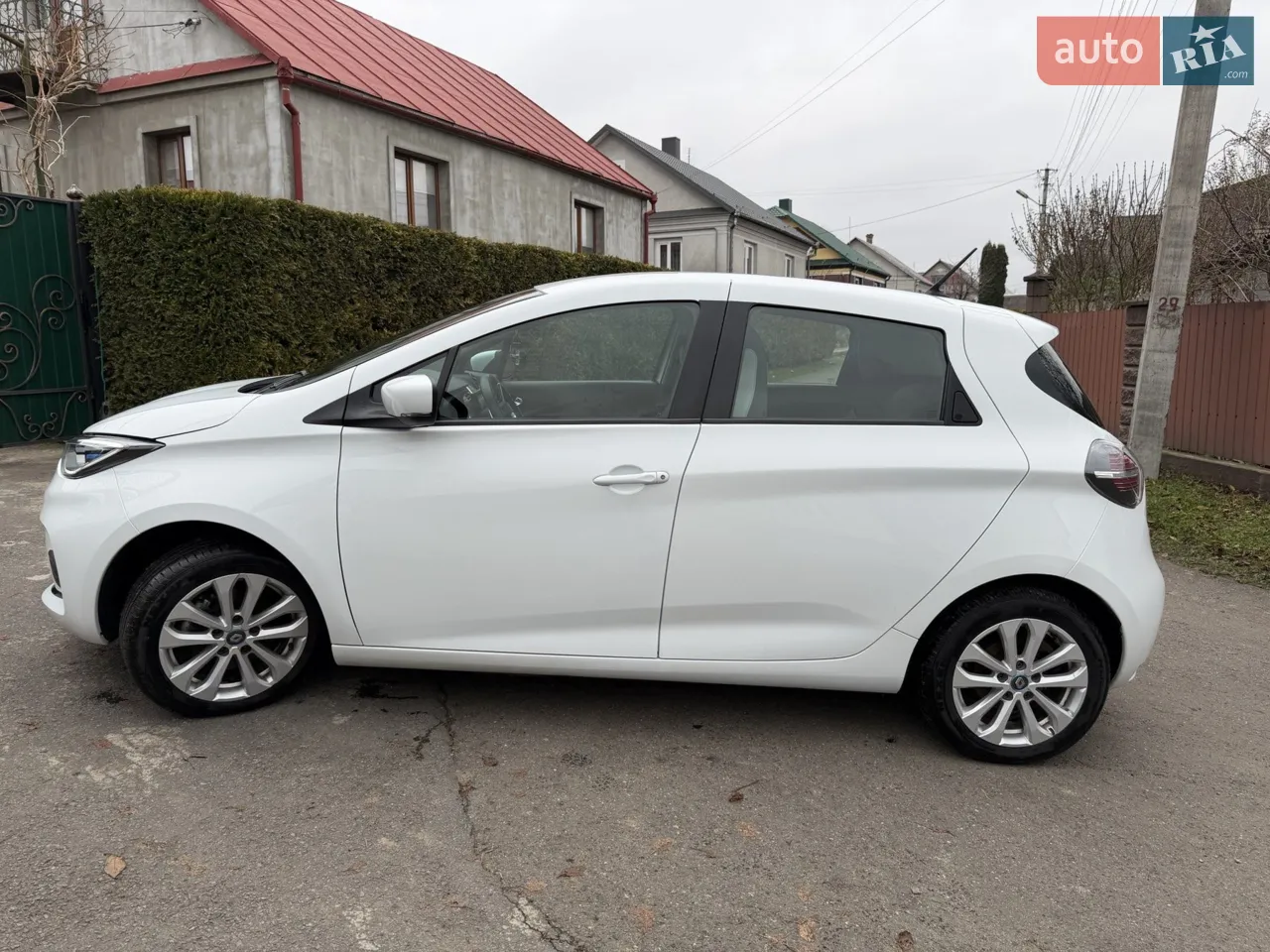 Власний авомобіль
Стан збереженого авто
Рік в одних руках
Телефонувати за номером