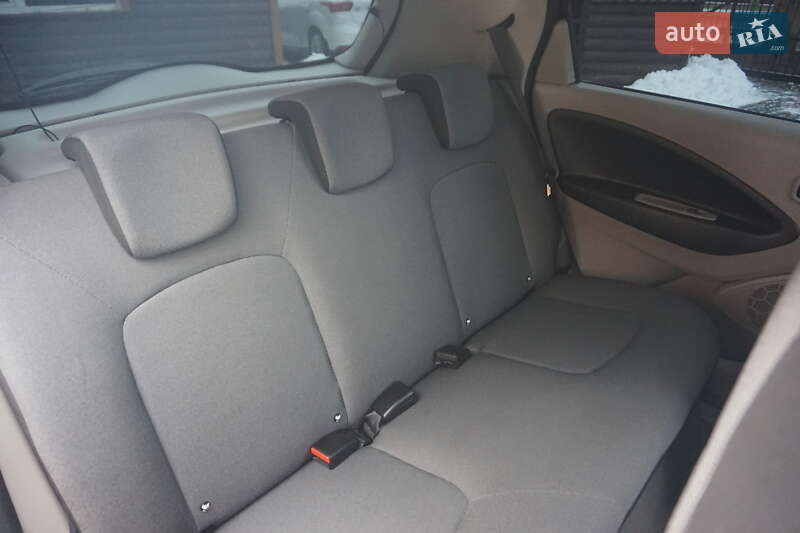 Хэтчбек Renault Zoe 2015 в Самборе фото 43 Хэтчбек Renault Zoe 2015 в Самборе