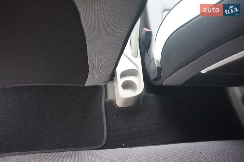 Хэтчбек Renault Zoe 2015 в Самборе фото 50 Хэтчбек Renault Zoe 2015 в Самборе