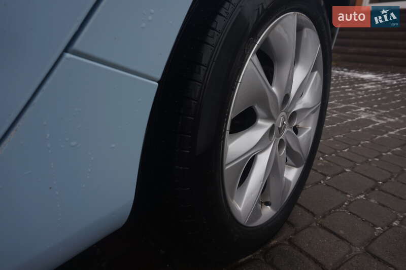 Хэтчбек Renault Zoe 2015 в Самборе фото 55 Хэтчбек Renault Zoe 2015 в Самборе