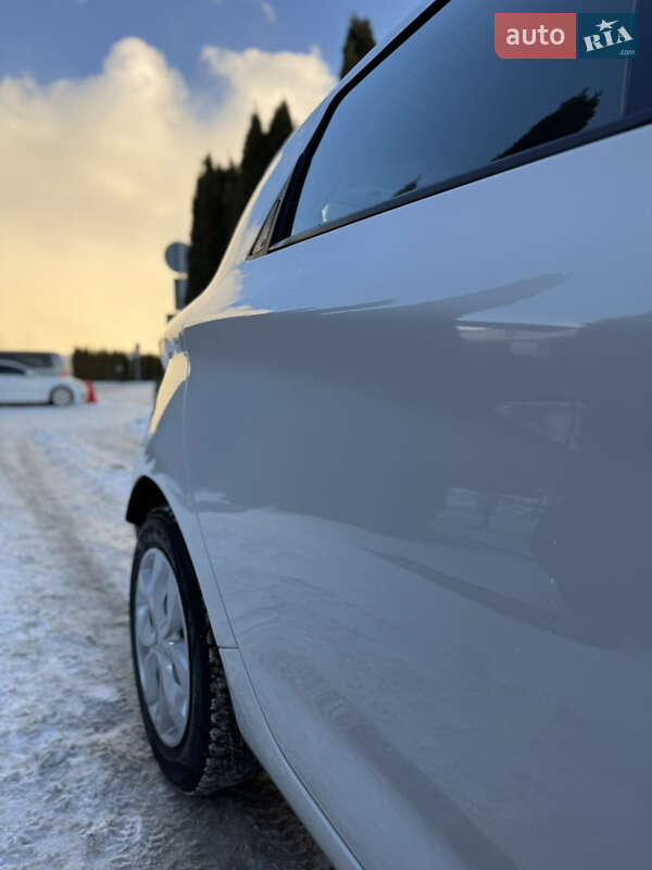 Хэтчбек Renault Zoe 2017 в Городке