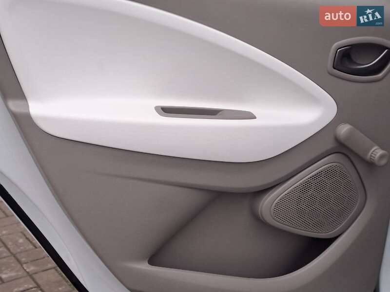 Хэтчбек Renault Zoe 2019 в Одессе фото 17 Хэтчбек Renault Zoe 2019 в Одессе