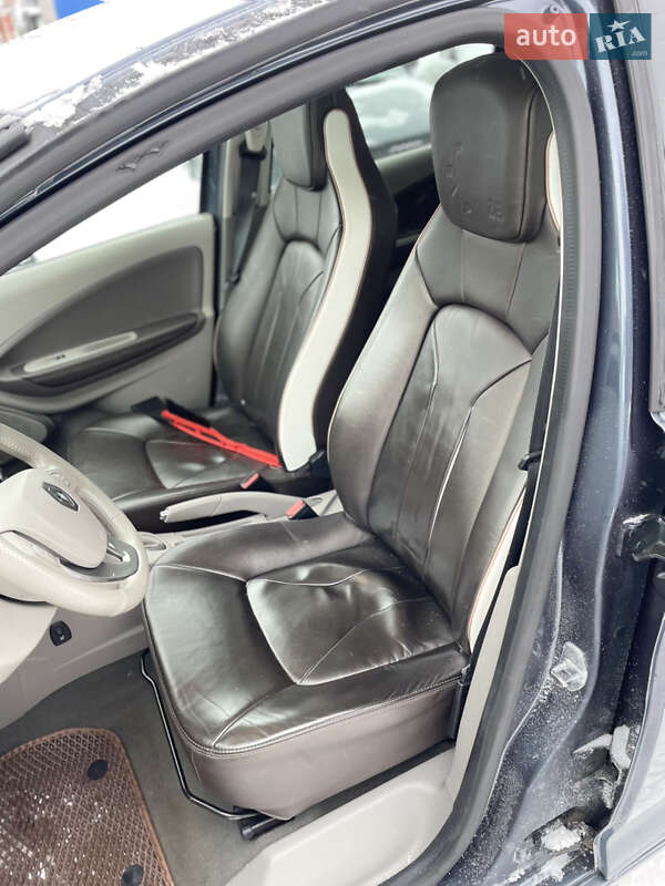 Хэтчбек Renault Zoe 2017 в Хмельницком