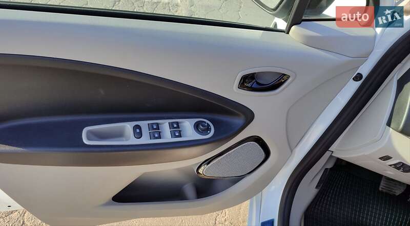 Хэтчбек Renault Zoe 2014 в Одессе фото 18 Хэтчбек Renault Zoe 2014 в Одессе