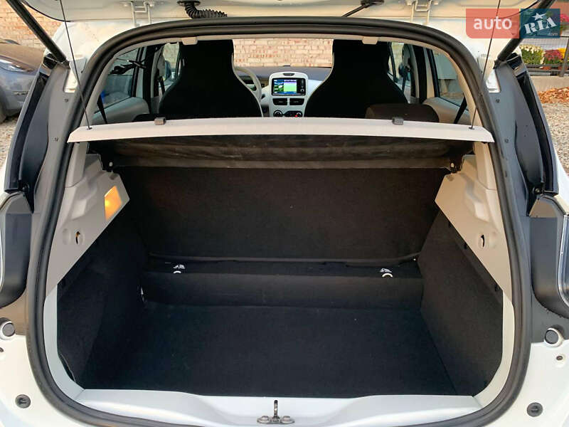 Хэтчбек Renault Zoe 2015 в Ивано-Франковске