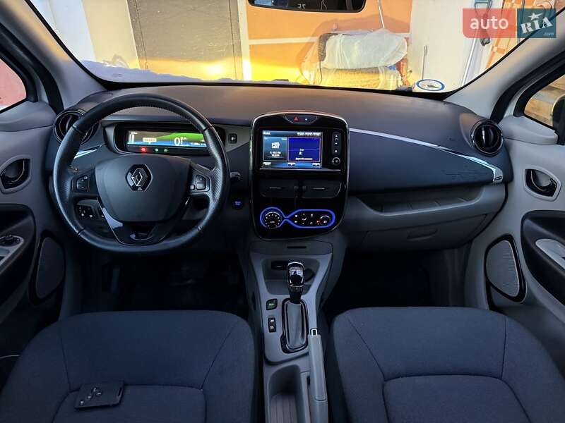 Хэтчбек Renault Zoe 2015 в Киеве фото 13 Хэтчбек Renault Zoe 2015 в Киеве