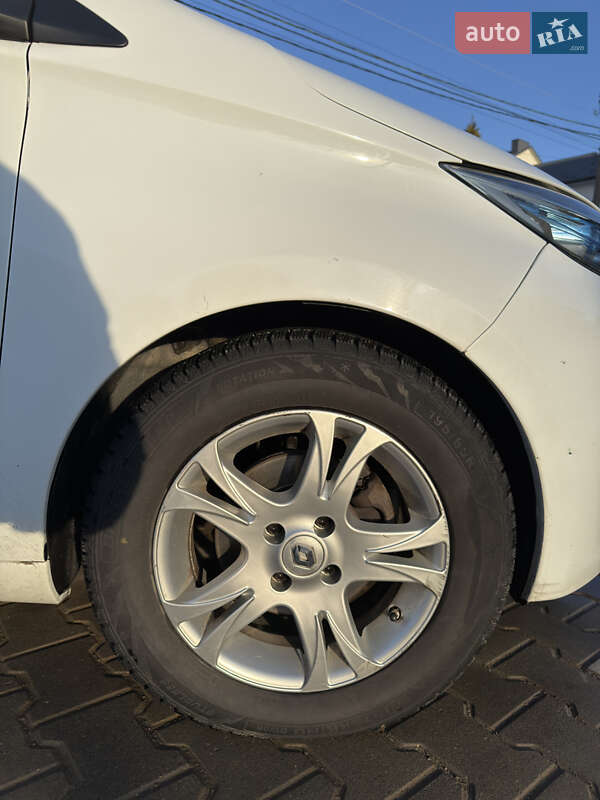 Хэтчбек Renault Zoe 2016 в Черновцах