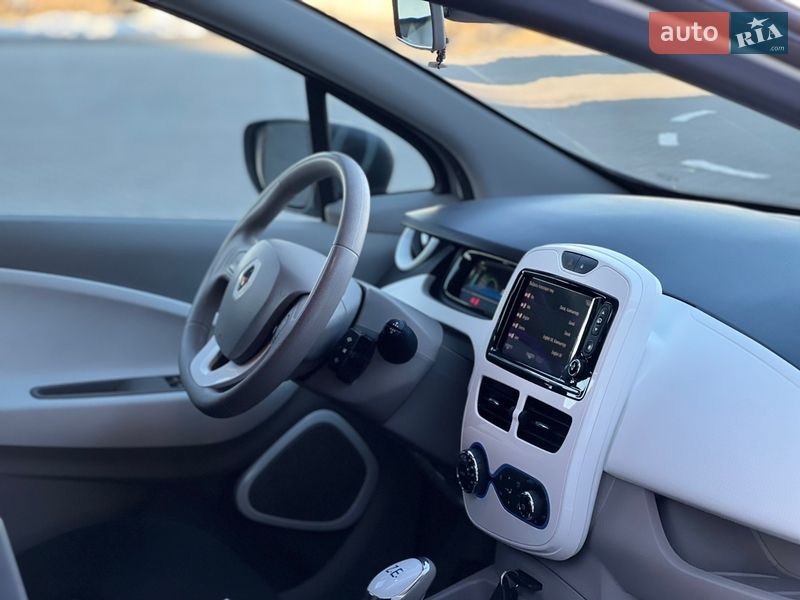 Хэтчбек Renault Zoe 2018 в Дубно