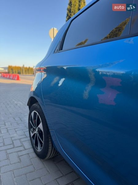 Хэтчбек Renault Zoe 2017 в Городке