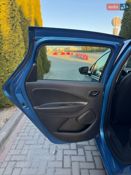 Хэтчбек Renault Zoe 2017 в Городке