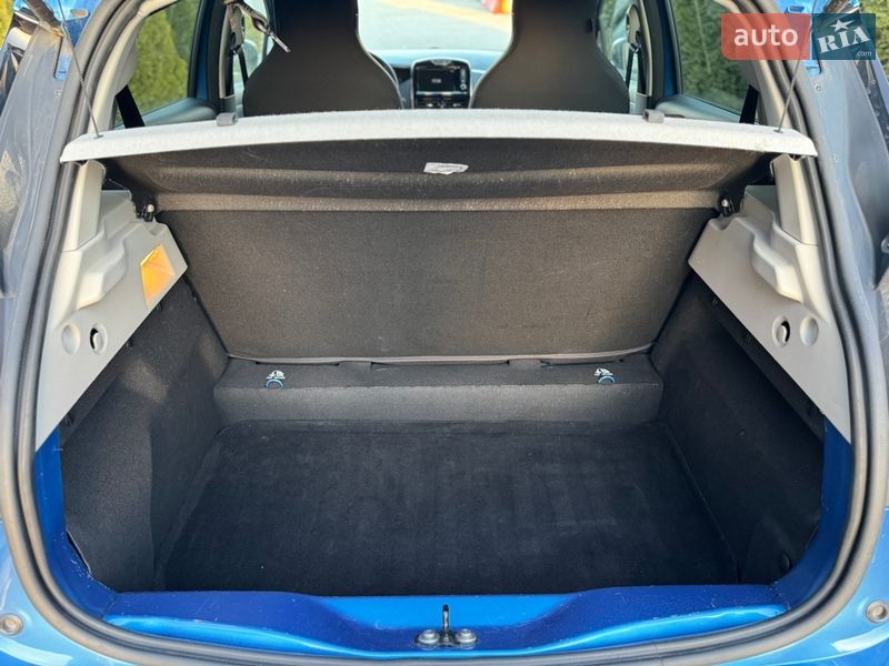 Хэтчбек Renault Zoe 2017 в Городке