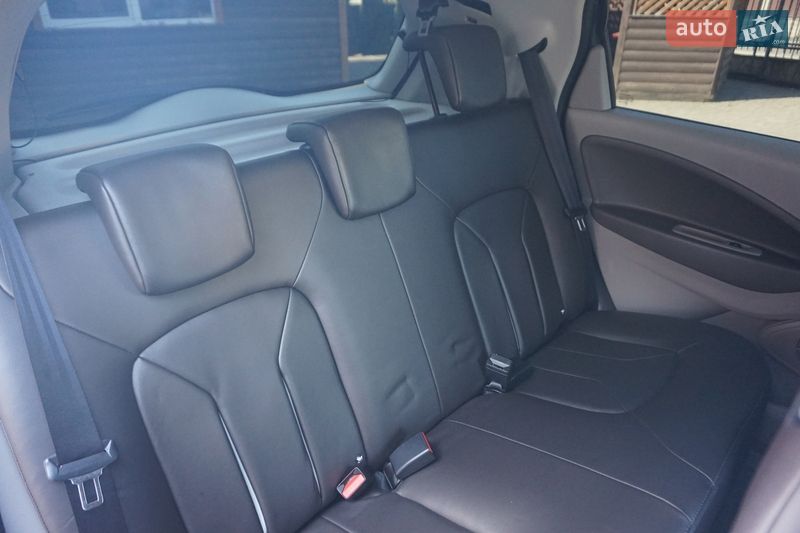 Хэтчбек Renault Zoe 2018 в Самборе