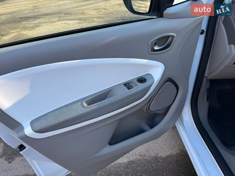 Хэтчбек Renault Zoe 2017 в Киеве