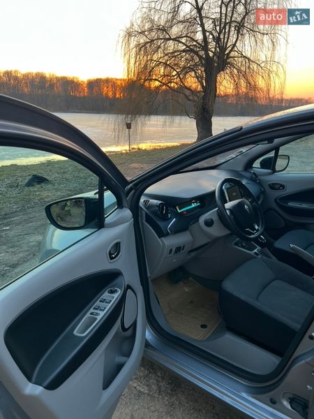Хэтчбек Renault Zoe 2015 в Ивано-Франковске