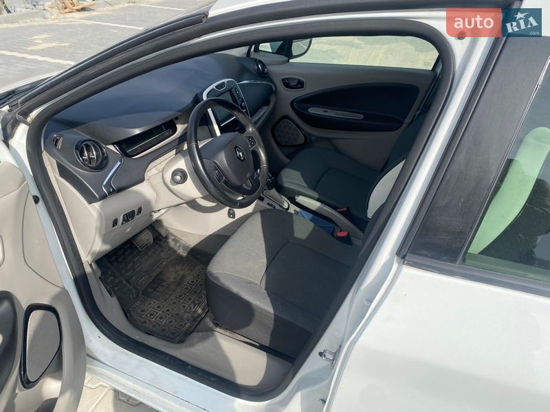 Хетчбек Renault Zoe 2016 в Ірпені