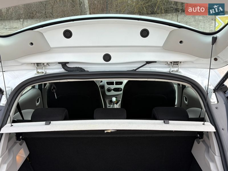 Хэтчбек Renault Zoe 2018 в Борщеве фото 16 Хэтчбек Renault Zoe 2018 в Борщеве