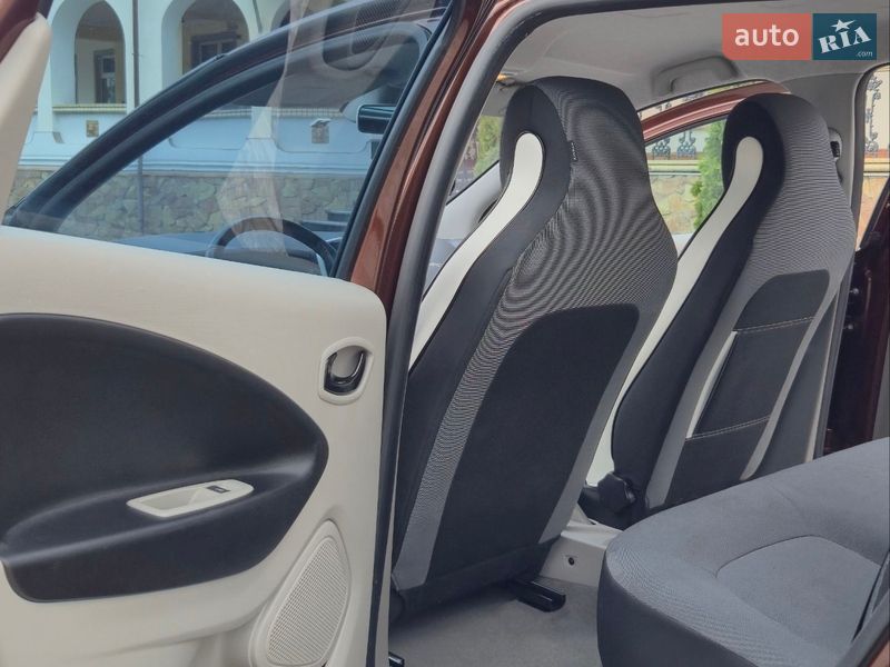 Хэтчбек Renault Zoe 2015 в Золочеве фото 5 Хэтчбек Renault Zoe 2015 в Золочеве