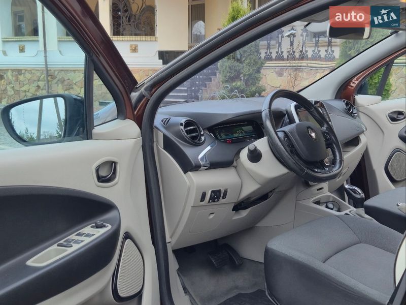 Хэтчбек Renault Zoe 2015 в Золочеве фото 12 Хэтчбек Renault Zoe 2015 в Золочеве