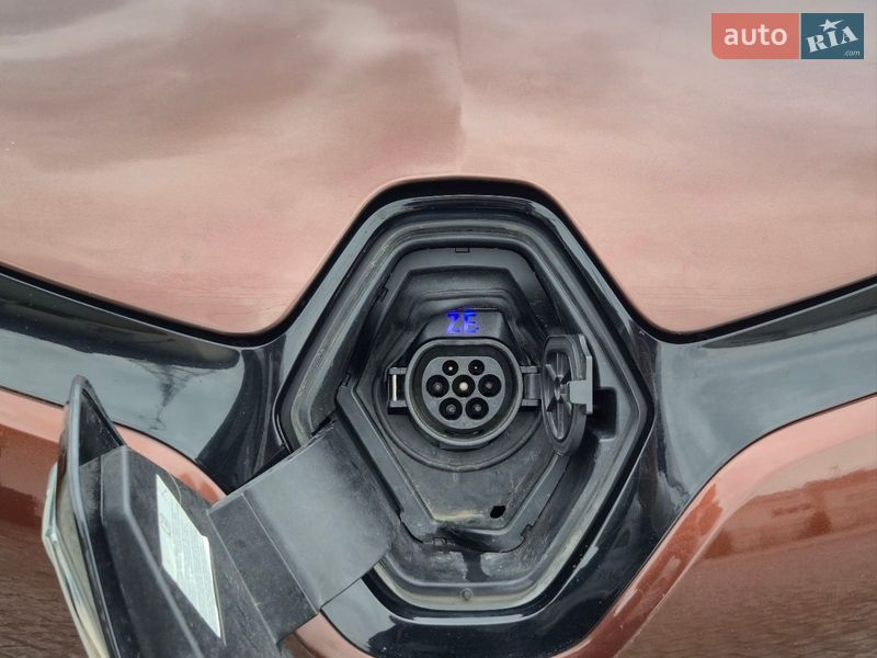 Хэтчбек Renault Zoe 2015 в Золочеве фото 30 Хэтчбек Renault Zoe 2015 в Золочеве