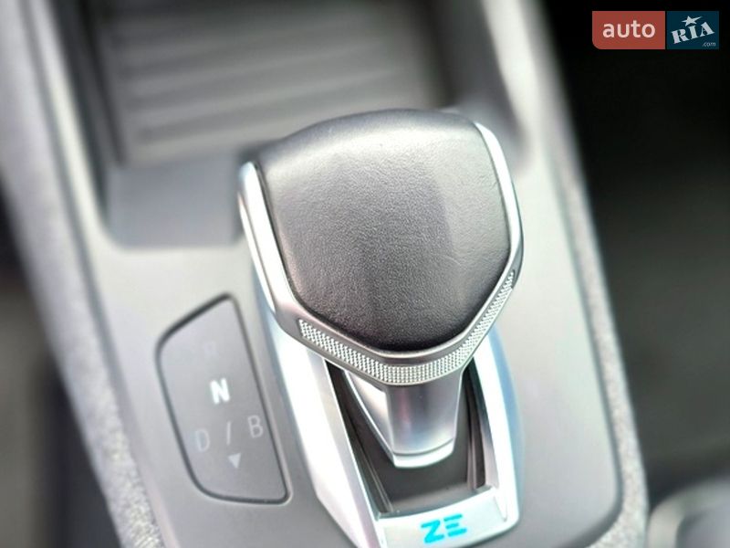 Хэтчбек Renault Zoe 2022 в Киеве фото 13 Хэтчбек Renault Zoe 2022 в Киеве