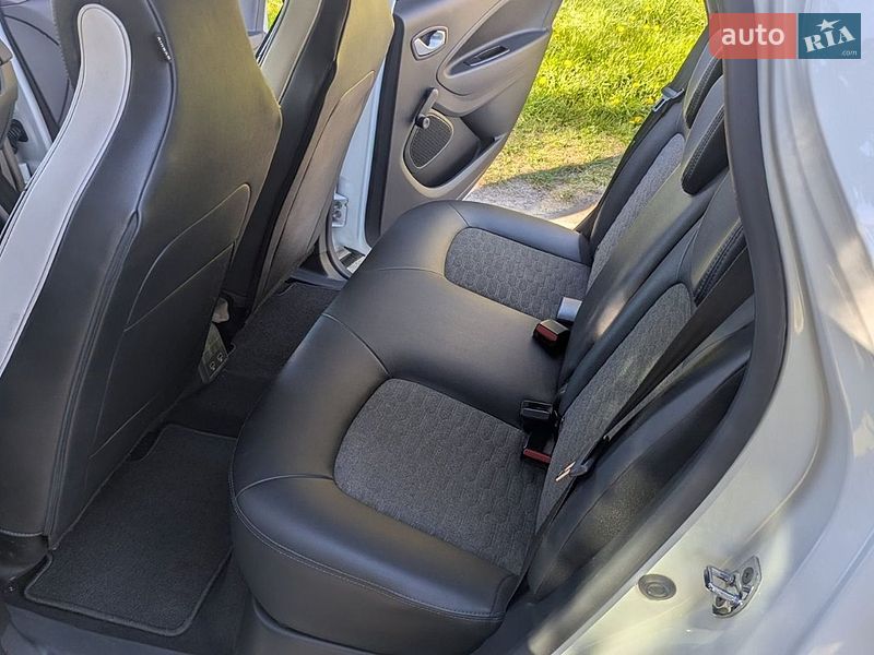 Хэтчбек Renault Zoe 2020 в Киеве