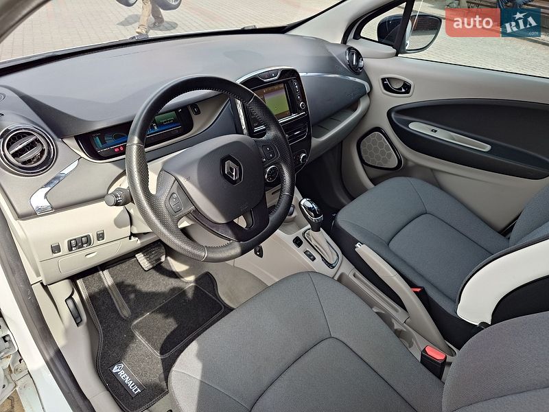 Хэтчбек Renault Zoe 2015 в Самборе