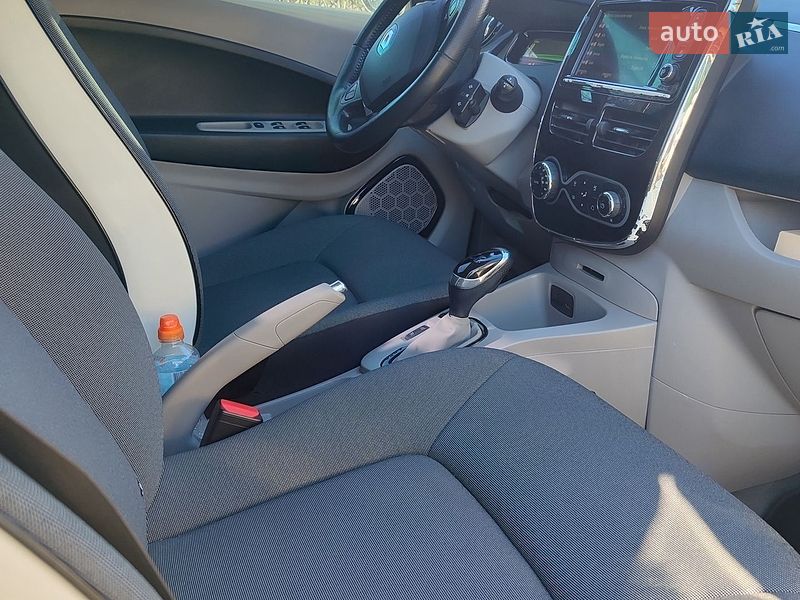 Хетчбек Renault Zoe 2015 в Бориславі фото 9 Хетчбек Renault Zoe 2015 в Бориславі