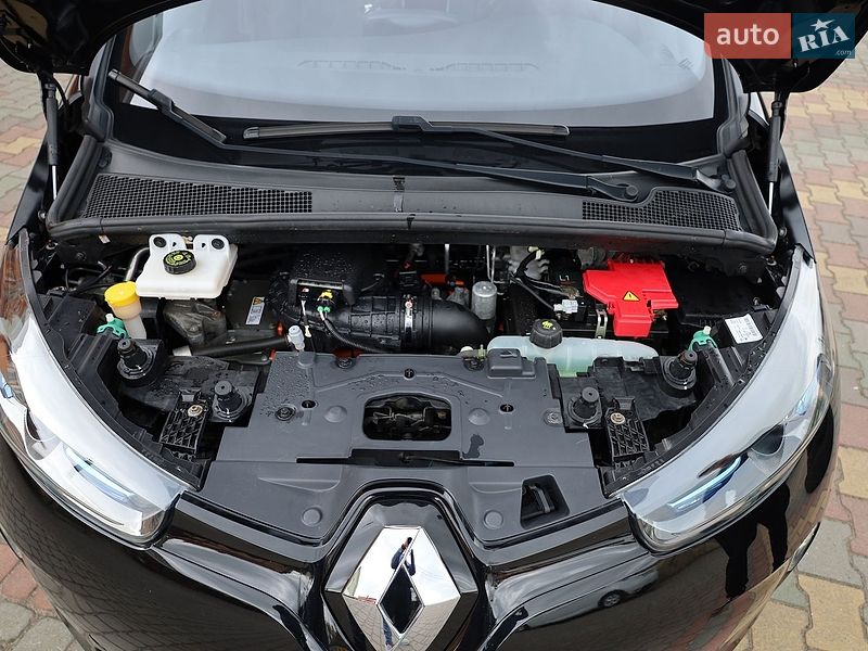 Хэтчбек Renault Zoe 2015 в Самборе
