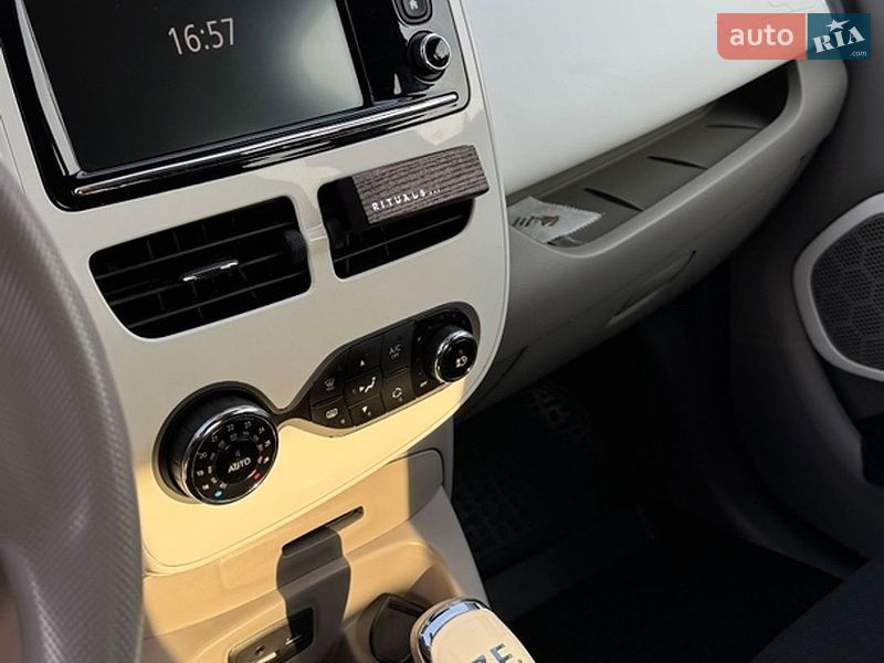 Хэтчбек Renault Zoe 2016 в Львове фото 18 Хэтчбек Renault Zoe 2016 в Львове