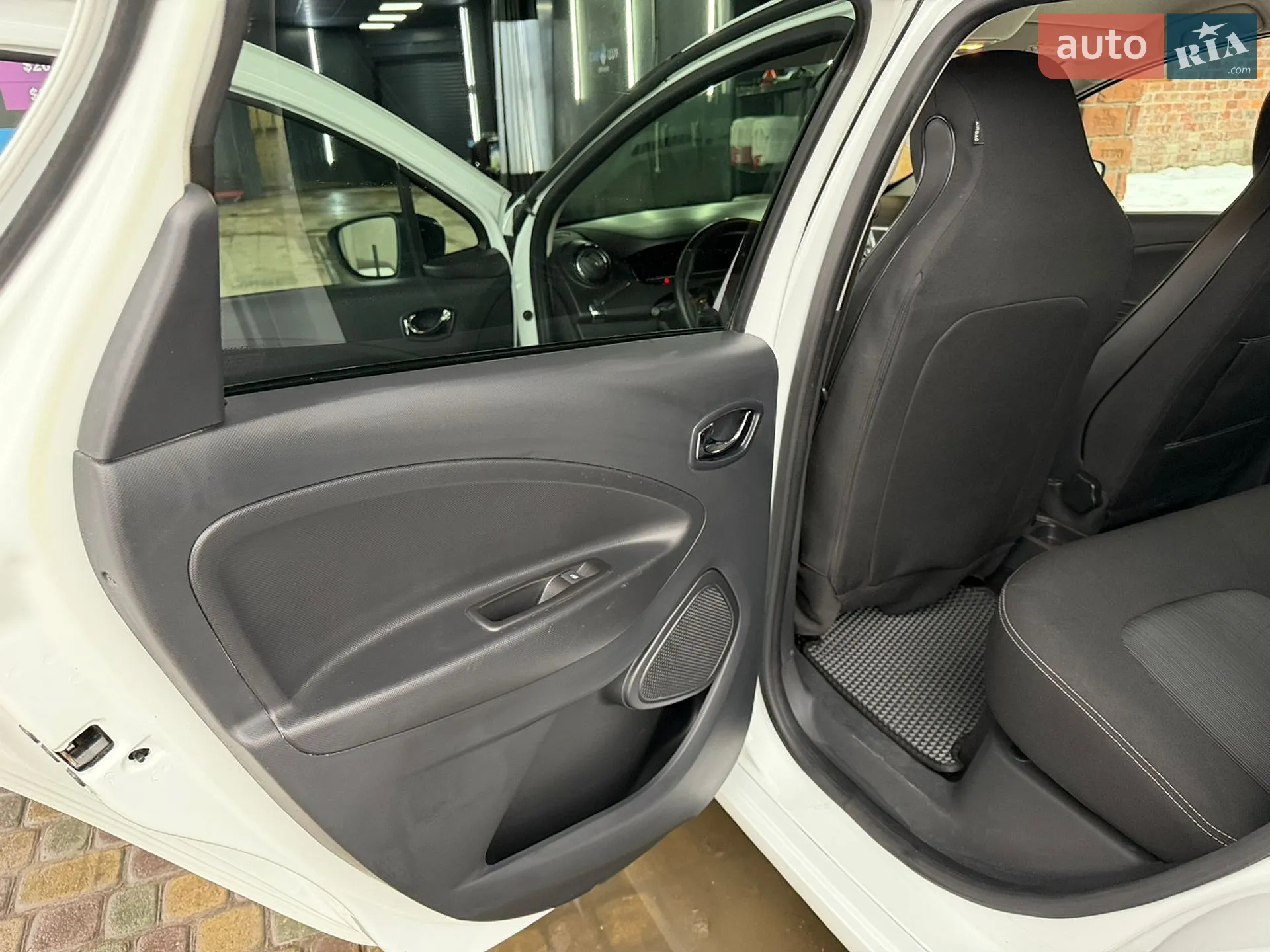 2017 Renault ZOE - мініатюра 14