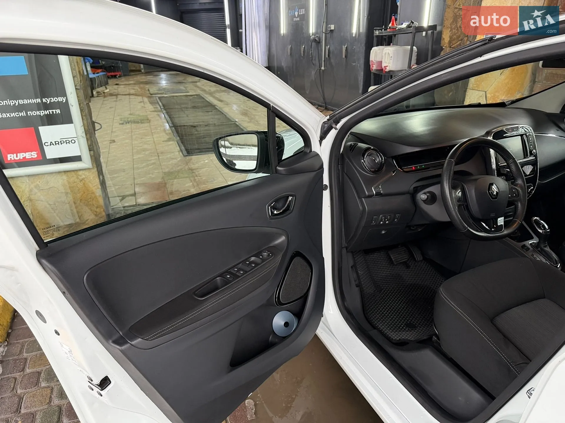 2017 Renault ZOE - мініатюра 17