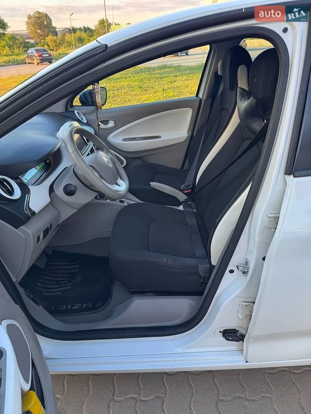 2015 Renault ZOE - мініатюра 14