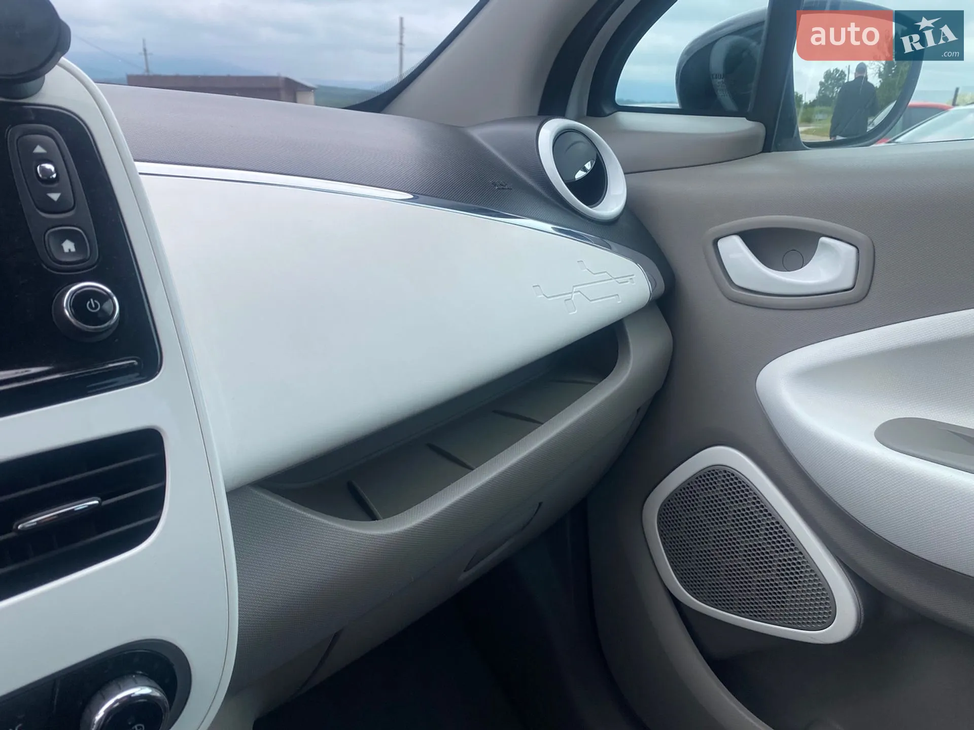 2015 Renault ZOE - мініатюра 22