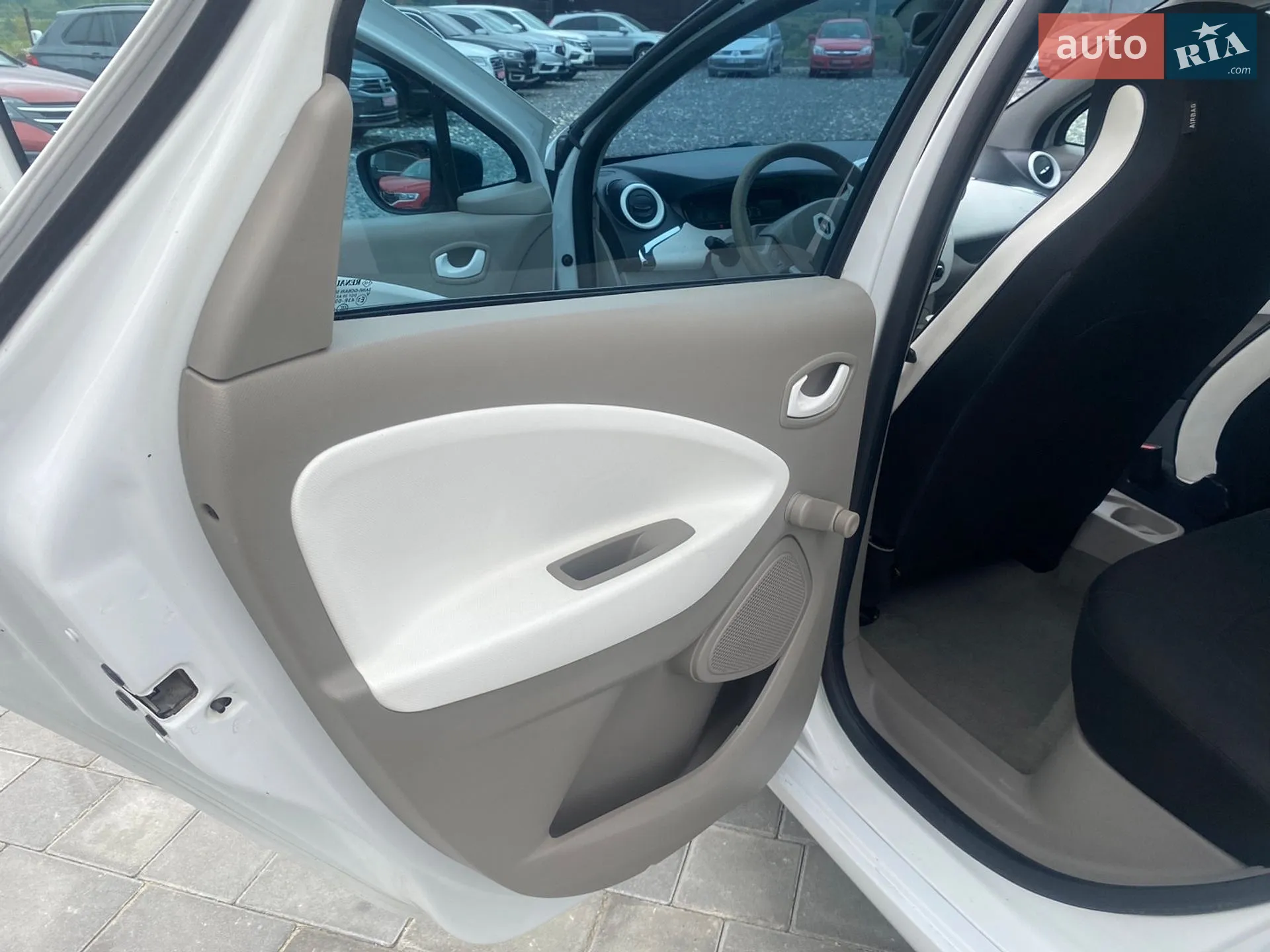 2015 Renault ZOE - мініатюра 27