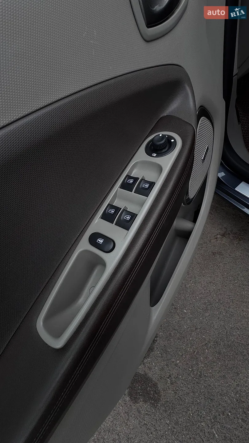 2017 Renault ZOE - мініатюра 48