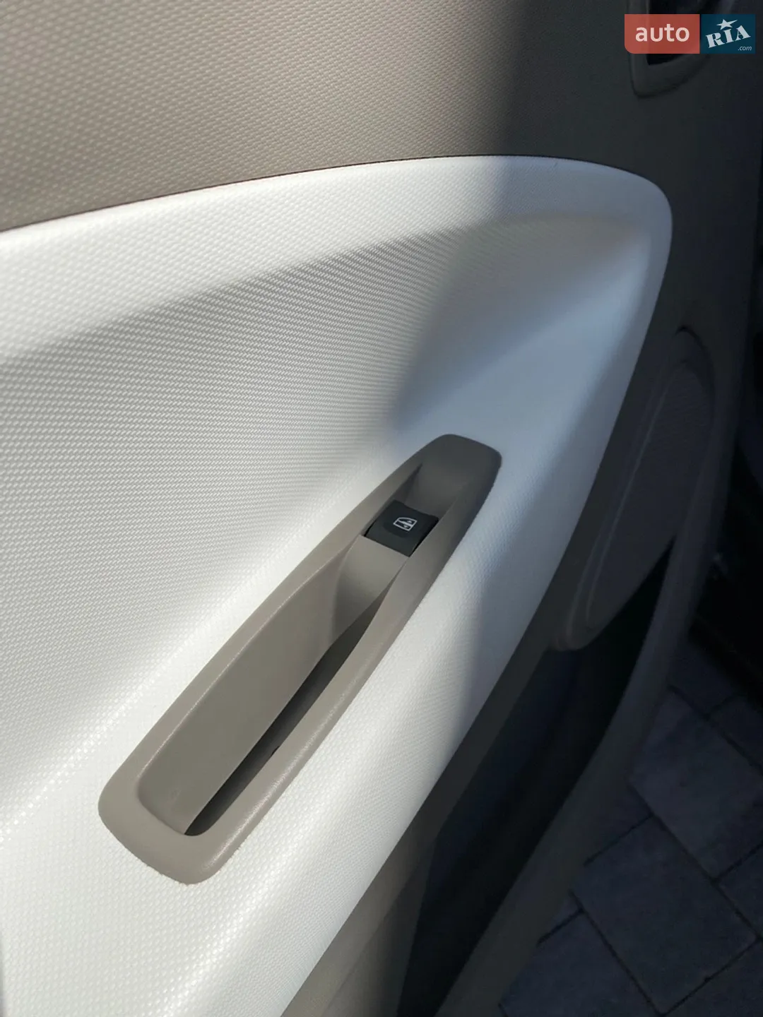 2017 Renault ZOE - мініатюра 25